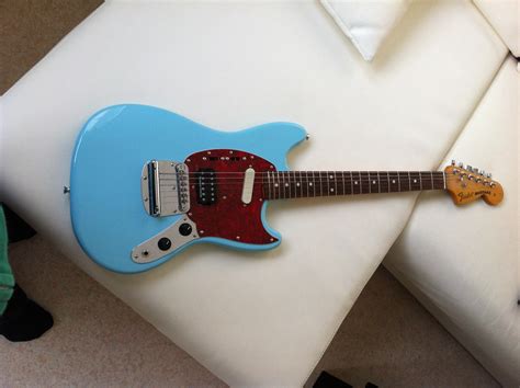 Photo Fender Kurt Cobain Mustang : Fender Kurt Cobain Mustang (39765) (#1062681) - Audiofanzine