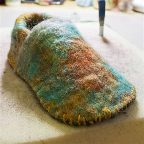 Free Felt Slippers Tutorial — Star Magnolias | Felt wool slipper, Felted slippers pattern, Diy ...