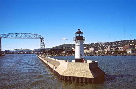 Duluth North Pier Light