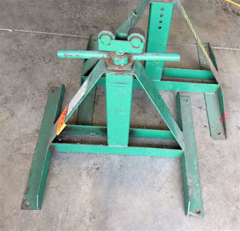 Qty 2 Greenlee 683 Screw-Type Reel Stand Capacity 2500 lbs.