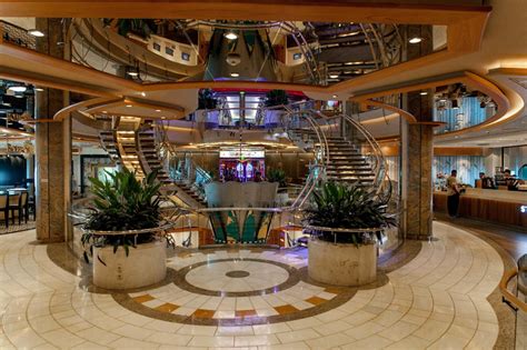 Hallways, Stairways and More on Royal Caribbean Mariner of the Seas ...