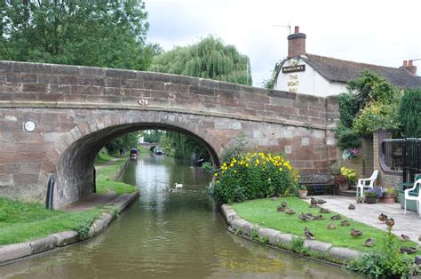 Shropshire Union Canal, Gnosall Heath | Pictures of england, England, Historical sites