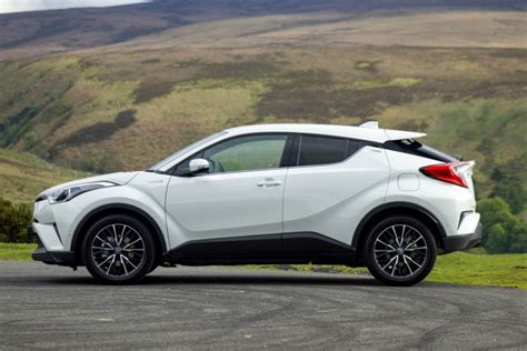 Toyota C-HR Hybrid | Reviews | Complete Car