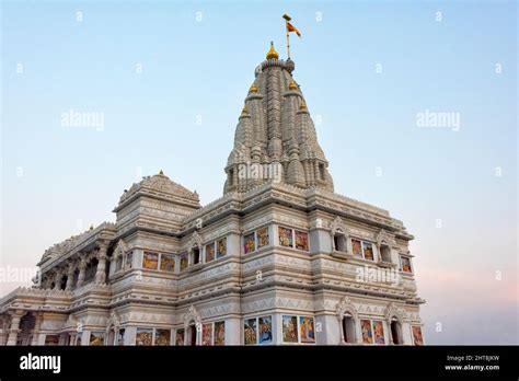 Prem Mandir at sunset, Vrindavan, Mathura District, Uttar Pradesh, India Stock Photo - Alamy