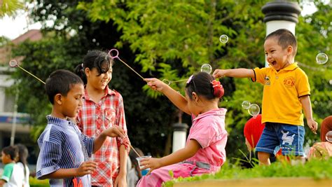 Manfaat Bermain di Luar Rumah Bagi Anak - APPLE TREE PRE-SCHOOL BSD