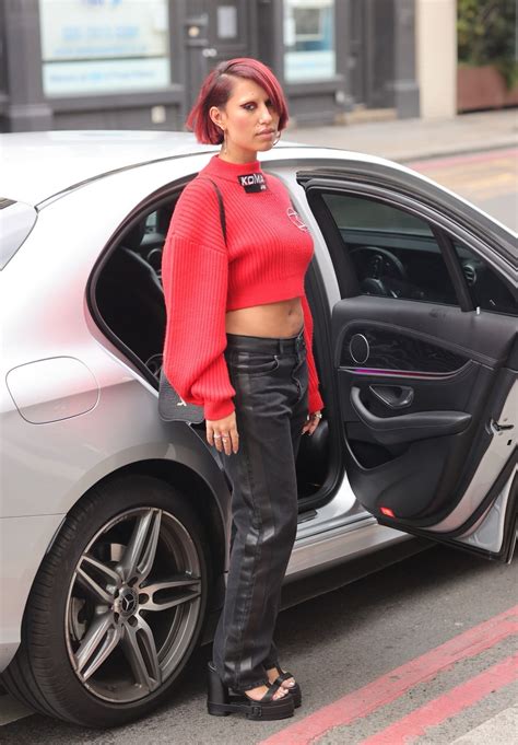 RAYE Arrives at David Koma Fashion Show in London 09/18/2022 – HawtCelebs