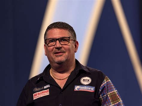 Two-time winner Gary Anderson through to World Darts Championship semi-finals | Express & Star