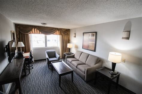 Wyndham Houston - Hotel Near NRG Stadium | Houston, TX Hotels