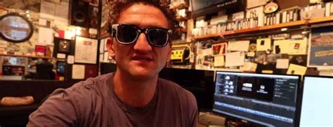 How to vlog like a pro! Tips from Casey Neistat.