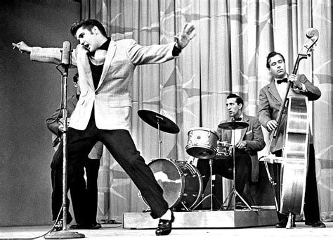 15 Songs That Defined Early Elvis - Spinditty