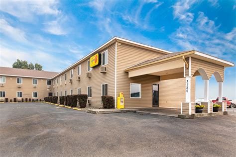 Super 8 by Wyndham Lewiston | Lewiston, ID Hotels