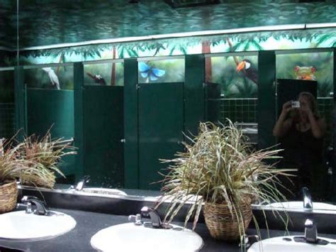 Clean Restrooms. - Picture of Rain Forest Cafe at MGM Grand Hotel and ...