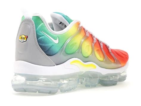 SASOM | รองเท้าNike Air VaporMax Plus Rainbow