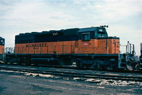 EMD "SD40/-2" Locomotives: Data, History, Photos