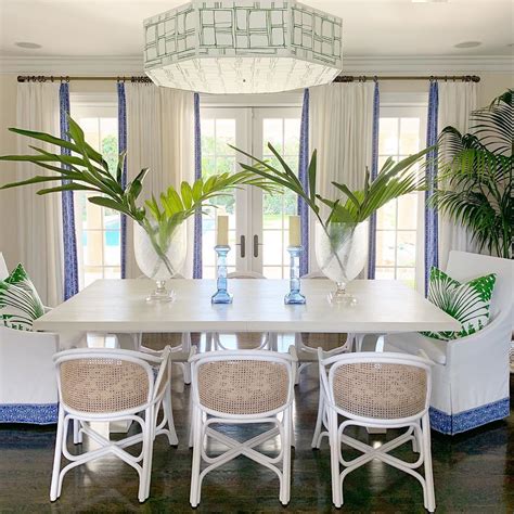 17 Most Inspiring Coastal Dining Rooms