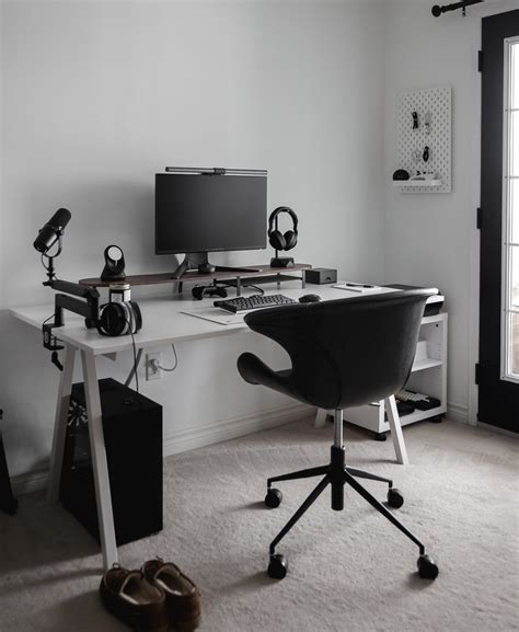 White Desk Pc Setup: Không Còn Dấu Ấn Nào Màu Trắng