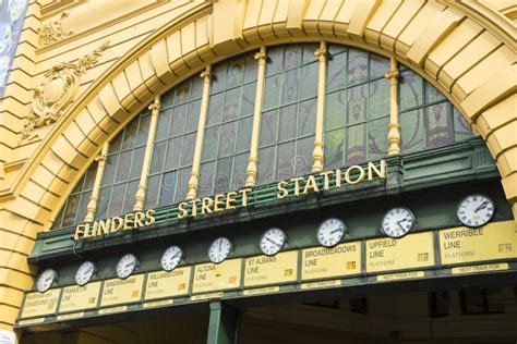 Flinders Street Station in Melbourne at Night Editorial Photo - Image ...