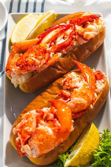 Connecticut Lobster Roll (Warm Lobster Roll) - Drive Me Hungry