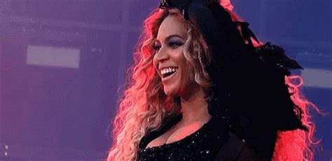 Beyonce Laughing GIF - Beyonce Laughing Hair - Discover & Share GIFs