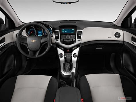 2014 Chevrolet Cruze: 56 Interior Photos | U.S. News