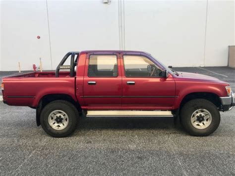 1992 JDM TOYOTA HILUX PICK UP 4WD DIESEL 3L engine - Classic Toyota Hilux 1992 for sale