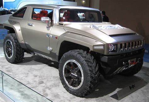 Review: GMC's Hummer EV 'Super(size)truck' is excess in all the best ways | Electrek