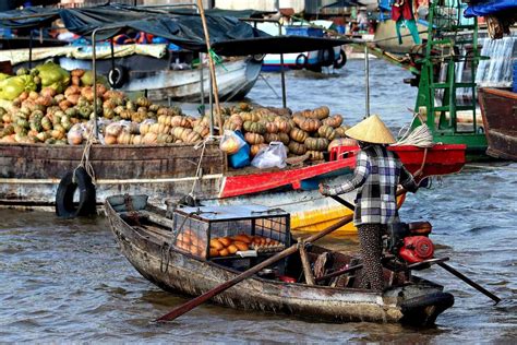 7 Floating Markets in Vietnam | Location, Timings, Photos