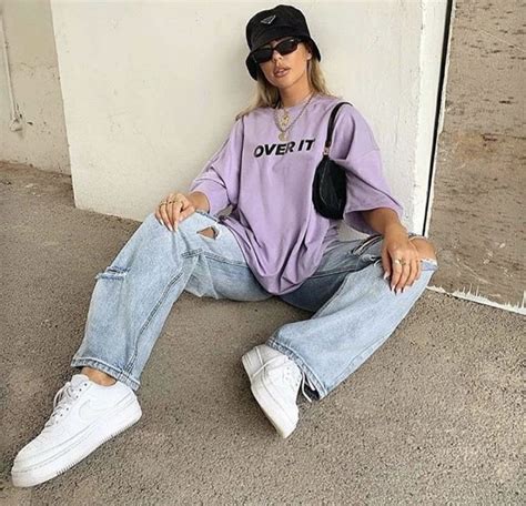 Oversized t shirt outfit | Streetwear fashion women, Cute casual outfits, Retro outfits