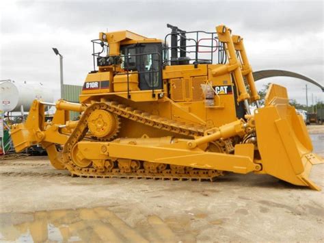 A newly refurbished Caterpillar D10R. | Heavy equipment, Caterpillar, Tractors