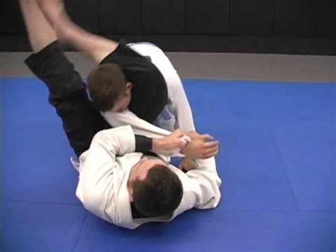 Closed Guard Triangle Setups: A BJJ Tutorial - HowTheyPlay