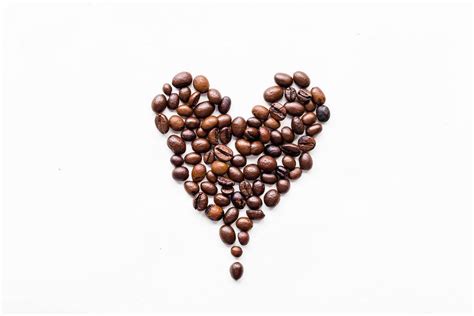 Heart made of coffee beans - Creative Commons Bilder