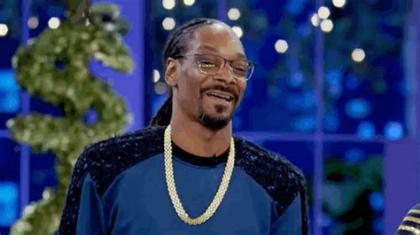 Snoop Dogg Laughing At Tv Guesting GIF | GIFDB.com