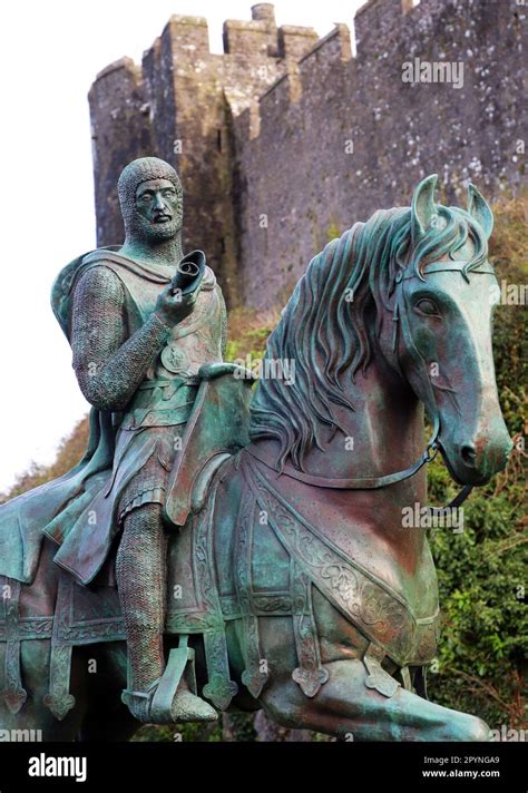 Bronze statue of William Marshal, 1st Earl of Pembroke outside Pembroke ...