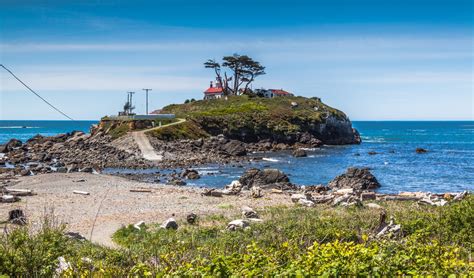 Battery Point Lighthouse Beach in Crescent City, CA - California Beaches