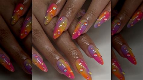 Airbrushed Nails Are The Throwback Look With Limitless Possibilities