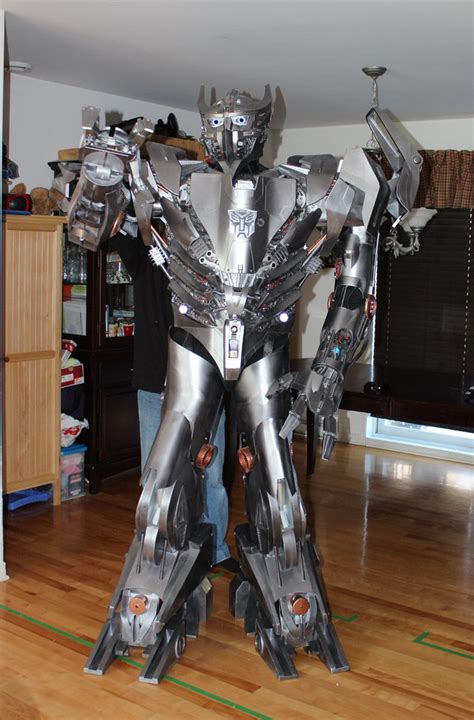 Impressive Custom Made TRANSFORMERS Costume! — GeekTyrant