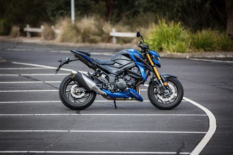 Review: 2017 Suzuki GSX-S750 shamelessly begs for a thrashing