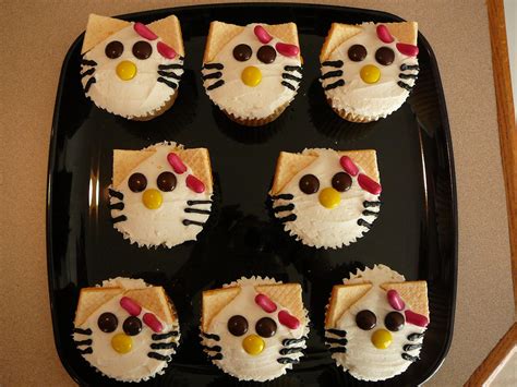 funny face cupcakes