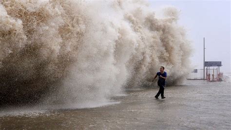 109-mph typhoon lashes southern China - TODAY.com