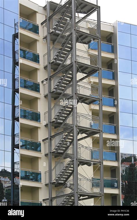 Building exterior fire escape stairs hi-res stock photography and images - Alamy