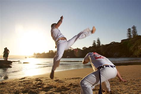 13 benefícios fantásticos da capoeira para o corpo e a mente