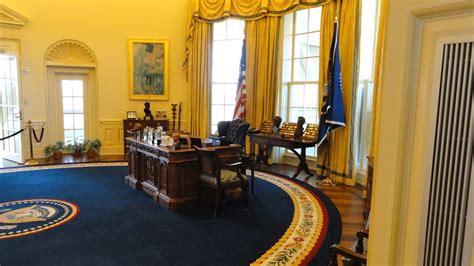 High Resolution Oval Office Zoom Background : Depending on if you're ...