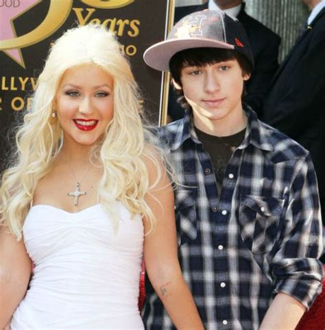 Christina Aguilera: Bio, family, net worth | Celebrities InfoSeeMedia