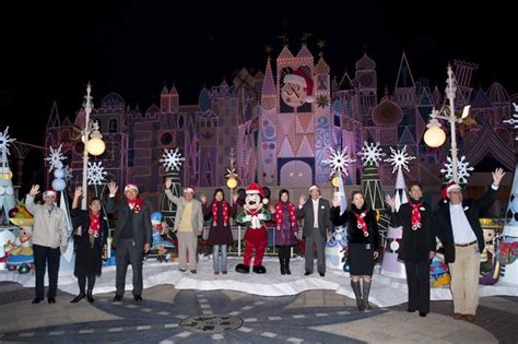 Christmas at Hong Kong Disneyland - Photo Report - Designing Disney