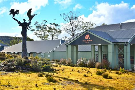 Tasmania’s Cradle of Wildlife: A Cradle Mountain Hotel Adventure