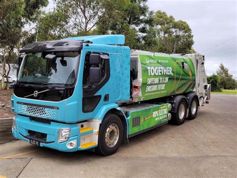 Veolia unveils Volvo electric garbage truck - Fully Loaded