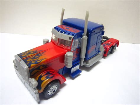 Totally Toys: Transformers ROTF Optimus Prime