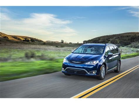 2020 Chrysler Pacifica Hybrid: 95 Exterior Photos | U.S. News