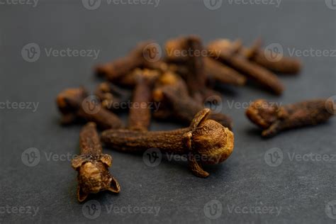 close-up of clove seeds 6965960 Stock Photo at Vecteezy