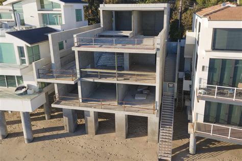 A Timeline of Kanye West's Rotting $57m Malibu House